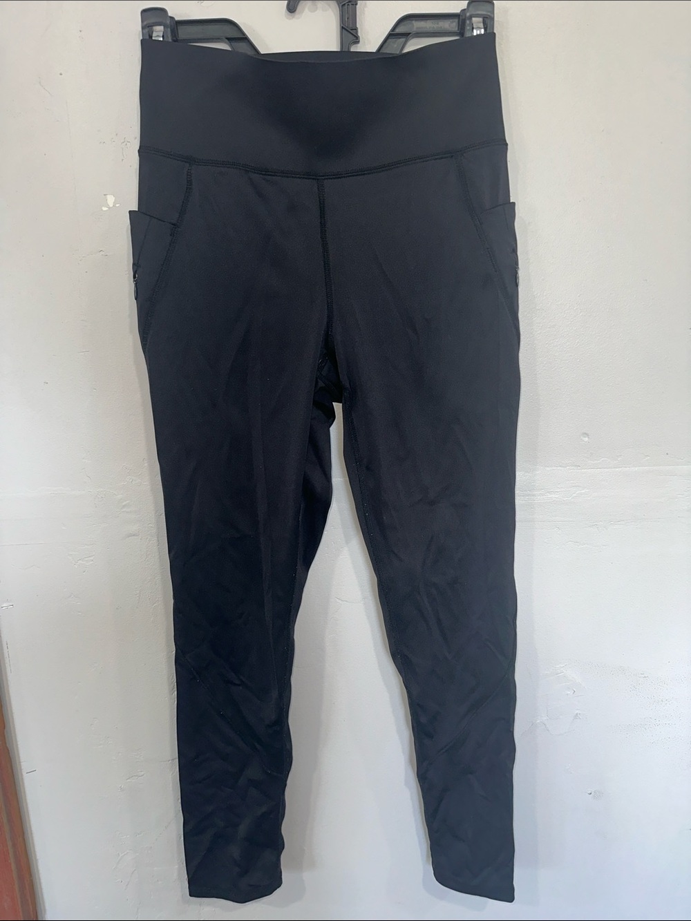Women's Black High-Rise Performance Leggings with Side Pockets